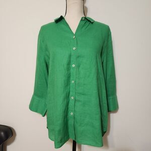 Chicos Kelly Green 100% Linen no iron Button Down Top SZ M (Chicos size 1)